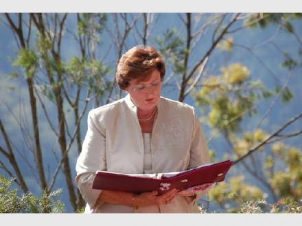 Brisbane Marriage Celebrant Eileen Riley
